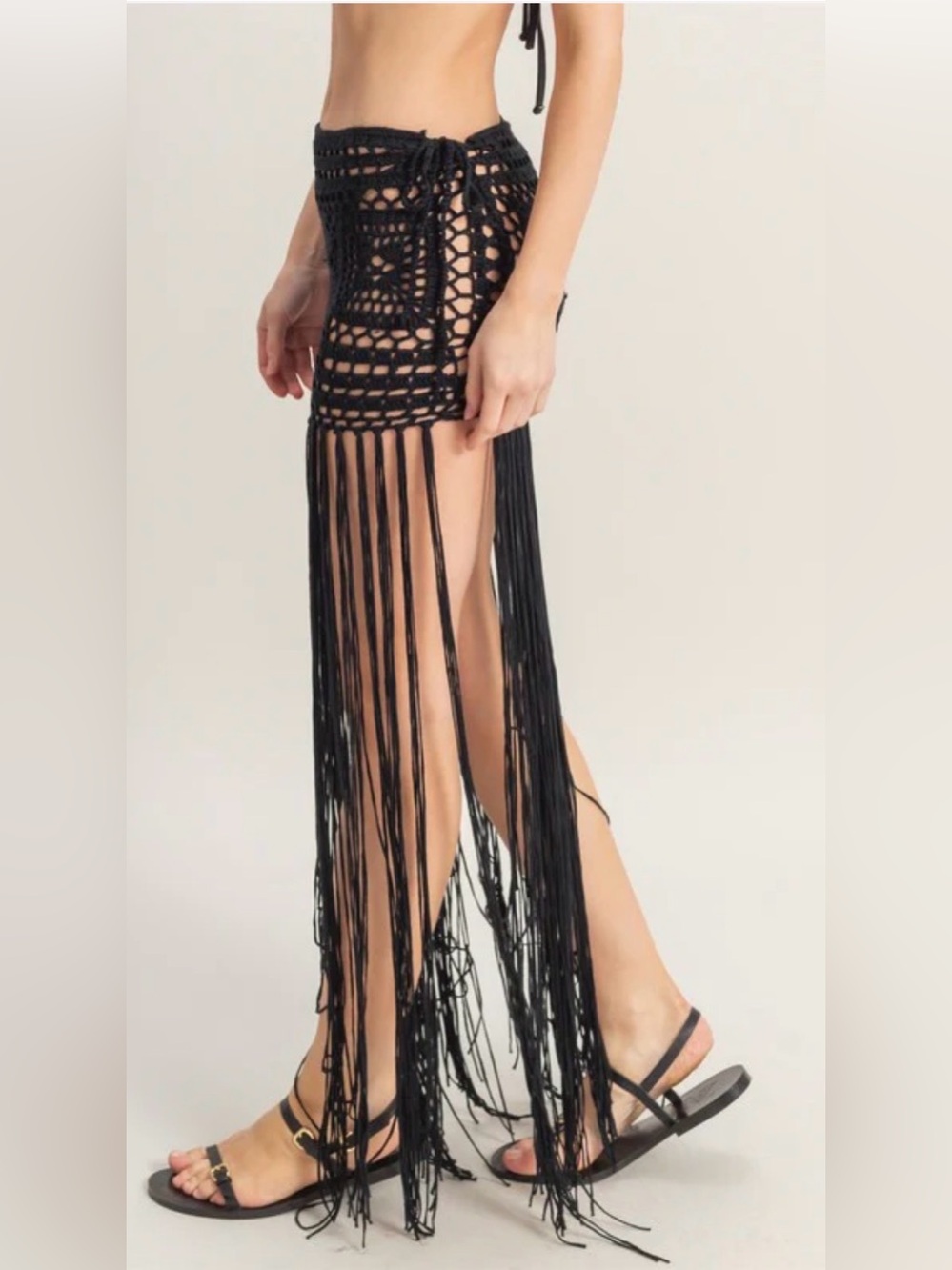 💥Black Crochet Fringe Beach Skirt - Picture 4 of 4